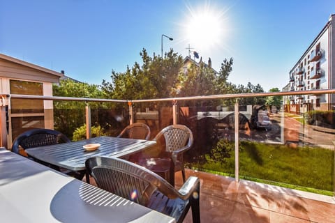 Patio, Patio, Neighbourhood, Natural landscape, Summer, View (from property/room), View (from property/room), Balcony/Terrace, Balcony/Terrace, Lounge or bar, Other, Other, Other, Photo of the whole room, Decorative detail, Decorative detail, Seating area, On site, City view, City view, Street view, Street view, Area and facilities, Area and facilities, Area and facilities, Sunrise