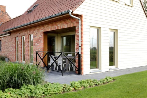 Facade/entrance, Summer