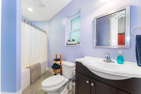 Hood Canal Shoreline Escape House in Brinnon