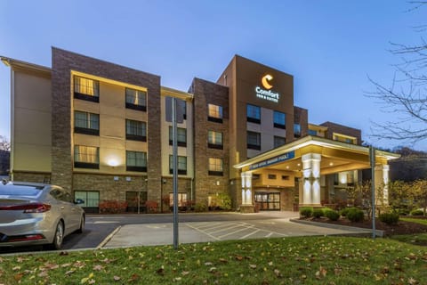 Comfort Inn & Suites Hotel in Pittsburgh