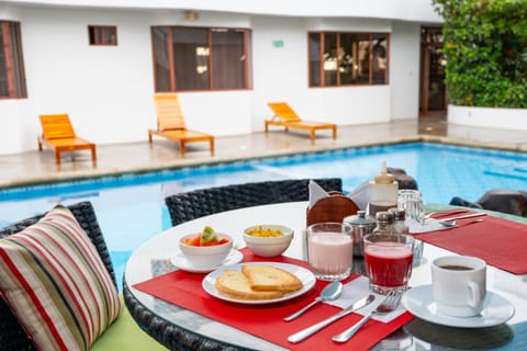 Dining area, Breakfast