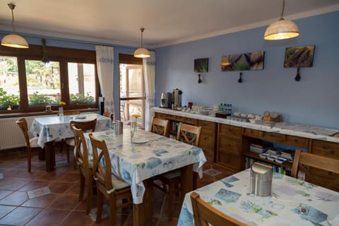 Property building, Dining area, Breakfast