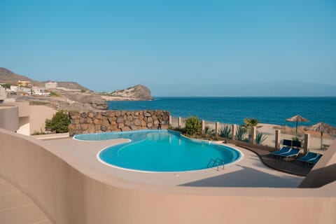 Pool view, Sea view, Swimming pool, sunbed