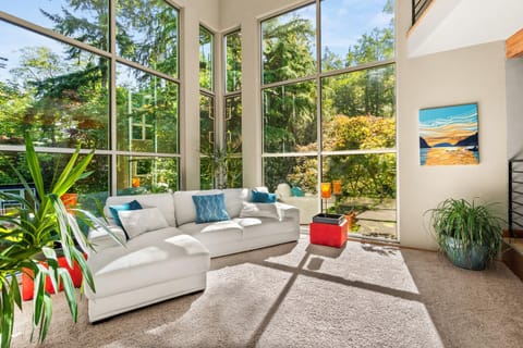 Dash Point Modern House in Federal Way