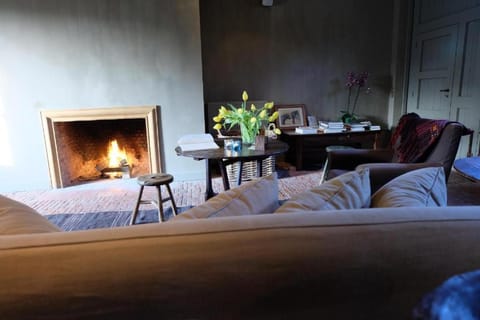 Seating area, flat iron, Internal: Not applicable to any particular room