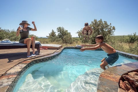 Balcony/Terrace, Swimming pool, children