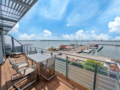 View (from property/room), Balcony/Terrace, Sea view