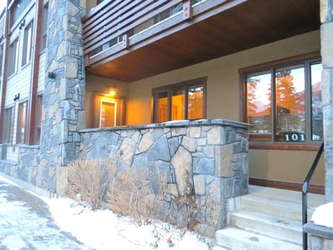 Luxury Canmore Vacations Condo in Canmore