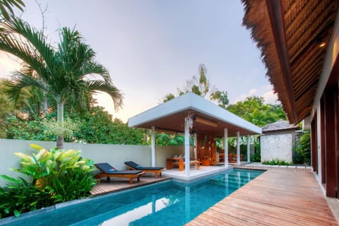 Living room, Swimming pool, Swimming pool