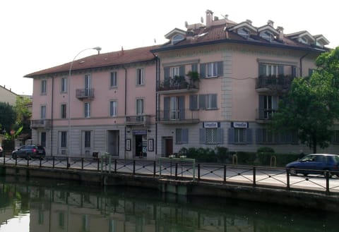 Property building, Bird's eye view, Street view