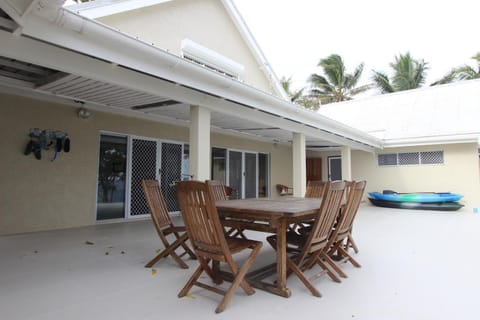 Vila Del Mare Beachfront Resort House in Vanuatu