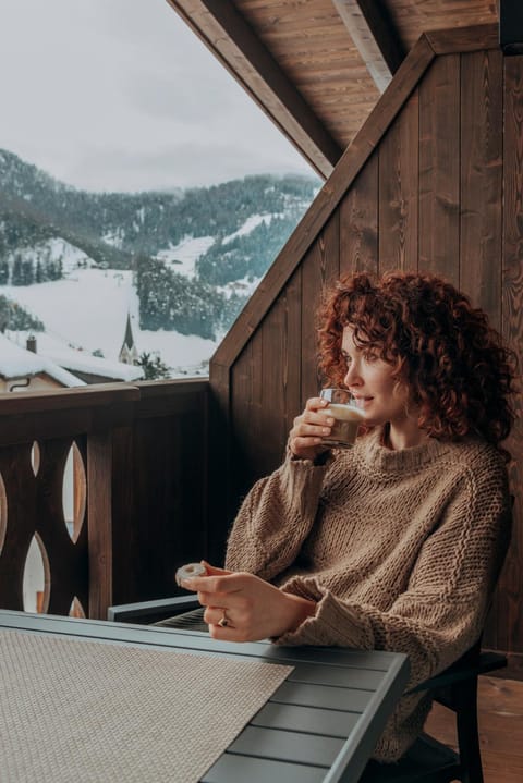 People, Natural landscape, Winter, Guests, Mountain view