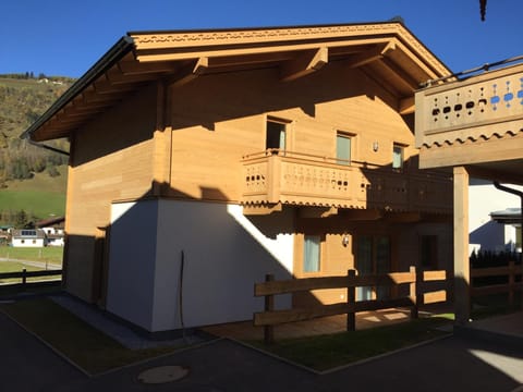 Facade/entrance, Winter, On site