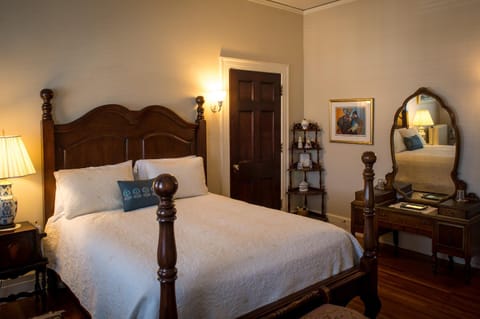 King George Inn Bed and Breakfast in Roanoke