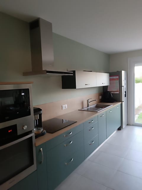 dishwasher, oven, stove, kitchen