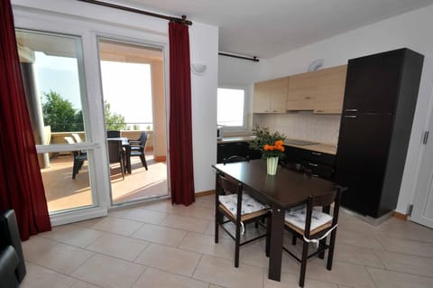 Balcony/Terrace, Kitchen or kitchenette, Living room, Dining area