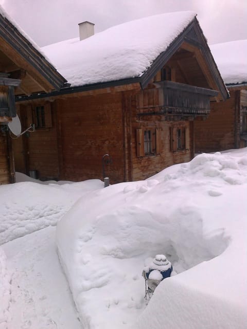 Facade/entrance, Winter