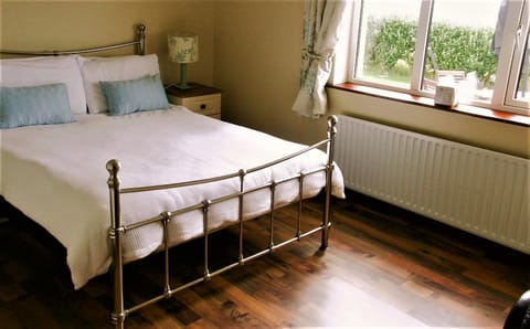 Hilltop B & B Bed and Breakfast in County Clare