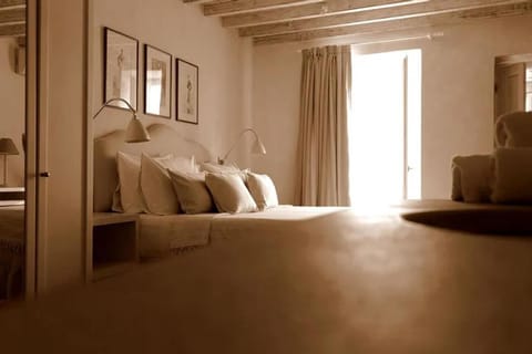 Bed, Decorative detail, Bedroom