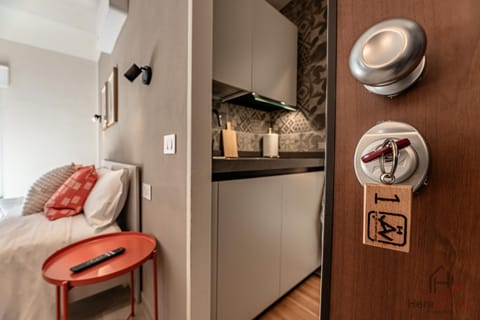 Bed, Kitchen or kitchenette, Bedroom