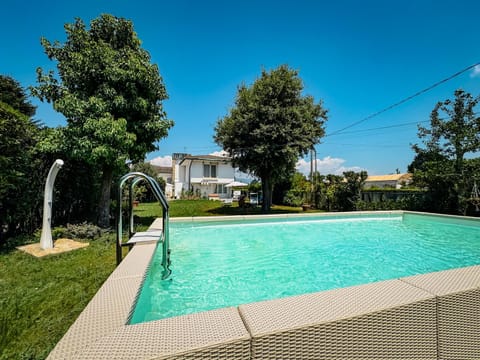 Garden, Swimming pool
