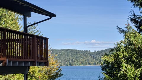 Hoodsport Water View Cabin - Oysters & Near Olympic Forest Cabin in Hoodsport
