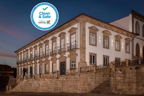 Condes de Azevedo Palace Apartments Condo in Porto