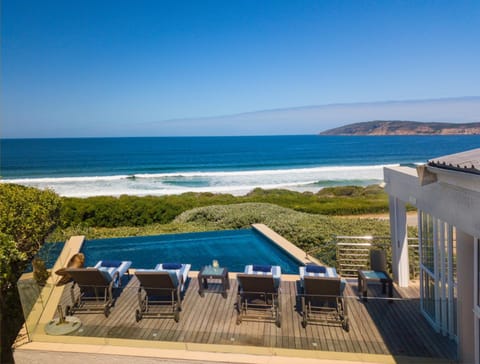 Periwinkle Lodge Guest House Bed and Breakfast in Plettenberg Bay