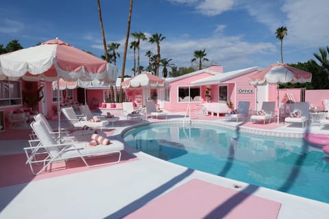 Balcony/Terrace, Swimming pool, sunbed