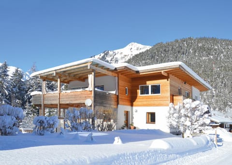 Property building, Day, Winter, On site