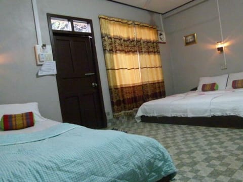 Khamphouy Guesthouse Bed and Breakfast in Laos