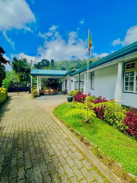 Silver Meir Bungalow Bed and Breakfast in Nuwara Eliya