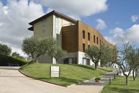 Facade/entrance, Garden