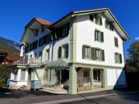 Interlaken Town House Sleeps 12 guests Central Condominio in Interlaken