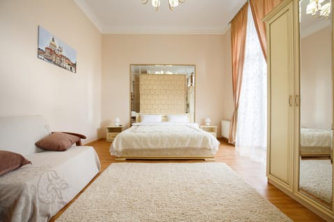 Apartment on Sumskaya 46 "Family" Eigentumswohnung in Kharkiv