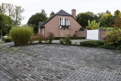 Luxurious Villa 't Kasteelhof House in Flanders