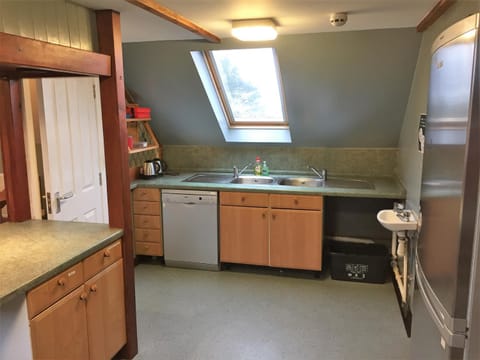 Kitchen or kitchenette, dishwasher, kitchen