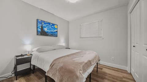 Parkdale Suites Apartment in Langford