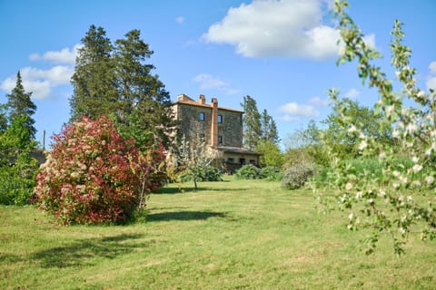 Property building, Spring, Day, Natural landscape, Garden, Garden view, Landmark view