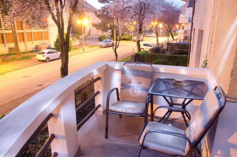 Balcony/Terrace, Street view