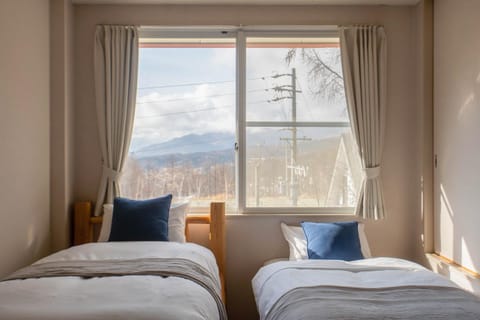 Bed, Mountain view