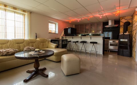 Communal lounge/ TV room, Kitchen or kitchenette, Living room, Dining area