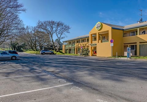 Facade/entrance, Parking