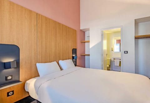 Bathroom, Photo of the whole room, Bedroom