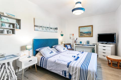 Living room, Bedroom