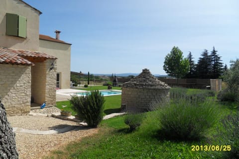 Les Jardins de Bouteille House in Manosque