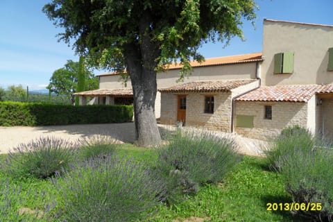 Les Jardins de Bouteille House in Manosque