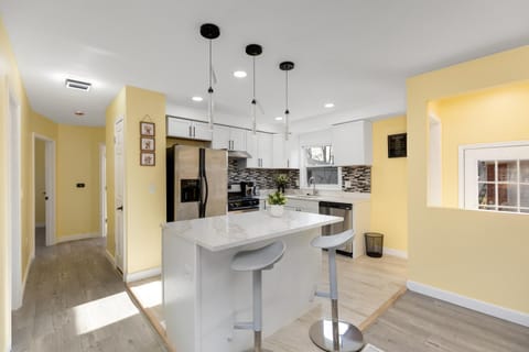 Kitchen or kitchenette, Dining area, dishwasher, oven