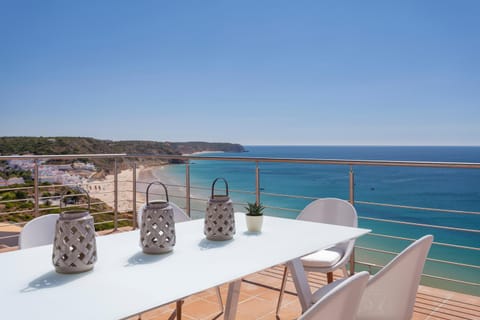 View (from property/room), Balcony/Terrace, Dining area, Sea view