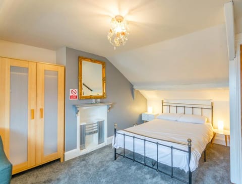 Minster Hub - 2 Min Walk 2 Minster! Bed and Breakfast in York